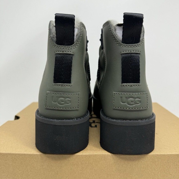UGG Classic Rising Toggle Platform Ankle Boots SZ 9 NEW with Box - Picture 4 of 9